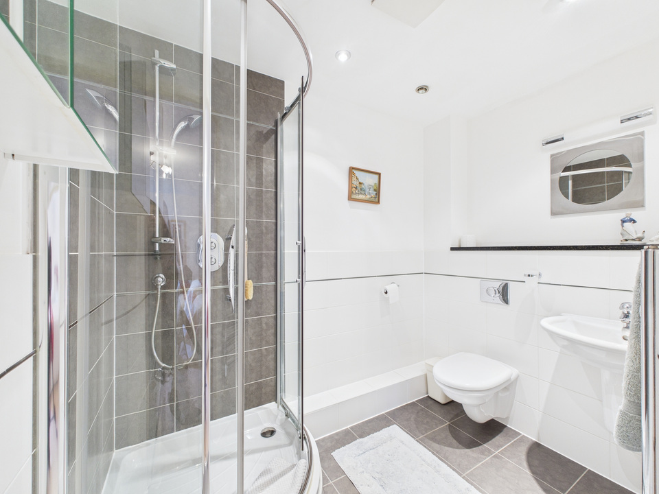2 bed apartment for sale in Kentwyns Place , Kentwyns Drive, Horsham  - Property Image 9
