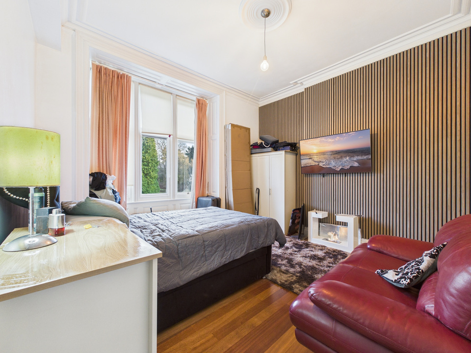 2 bed apartment for sale in The Apartment, Forest Road, Colgate, Horsham, West Sussex  - Property Image 5