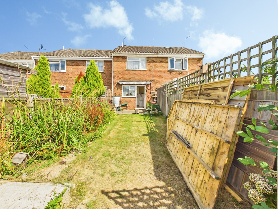 2 bed terraced house for sale in Owlscastle Close, Horsham, West Sussex  - Property Image 9