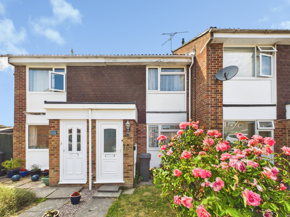 2 bed terraced house for sale in Owlscastle Close, Horsham, West Sussex  - Property Image 1