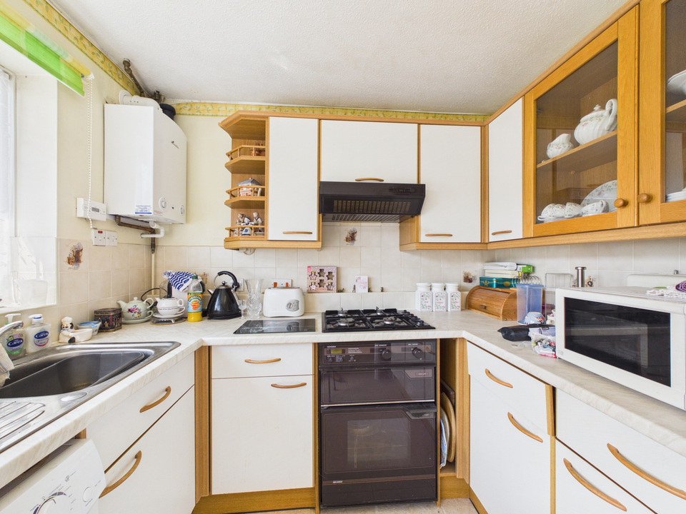 2 bed terraced house for sale in Owlscastle Close, Horsham, West Sussex  - Property Image 11