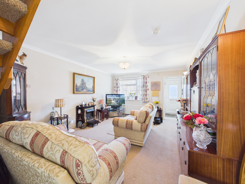 2 bed terraced house for sale in Owlscastle Close, Horsham, West Sussex  - Property Image 2