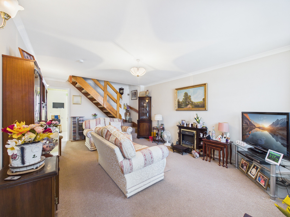 2 bed terraced house for sale in Owlscastle Close, Horsham, West Sussex  - Property Image 8