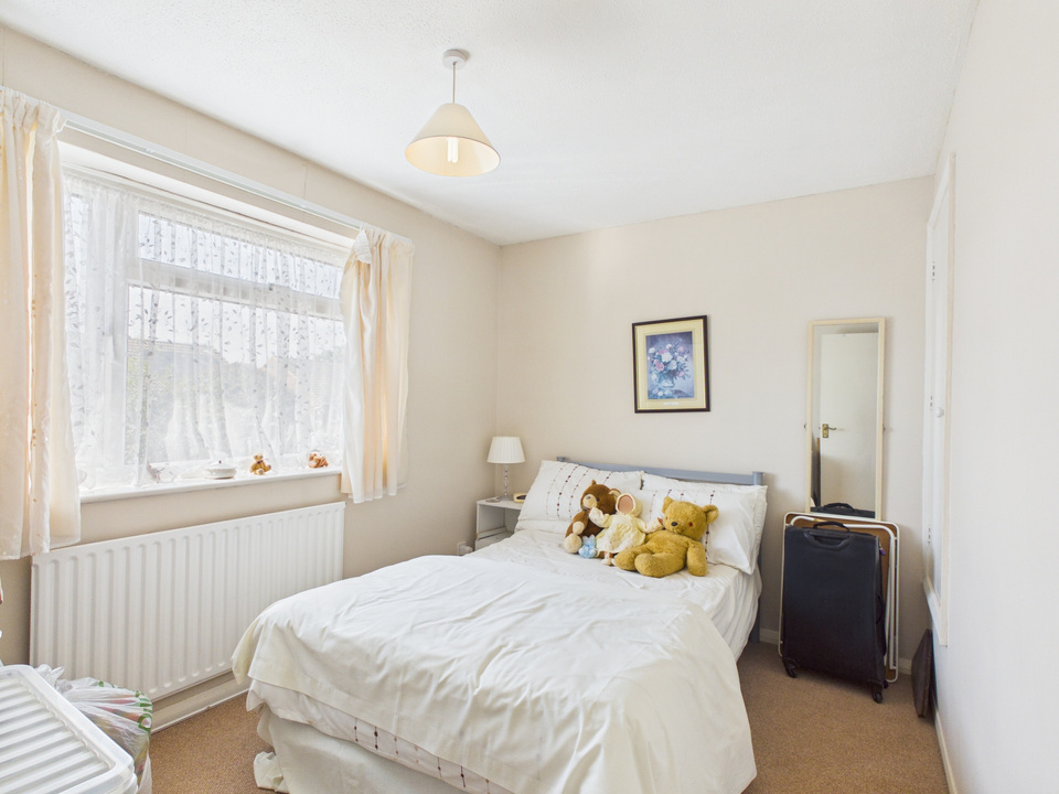 2 bed terraced house for sale in Owlscastle Close, Horsham, West Sussex  - Property Image 5