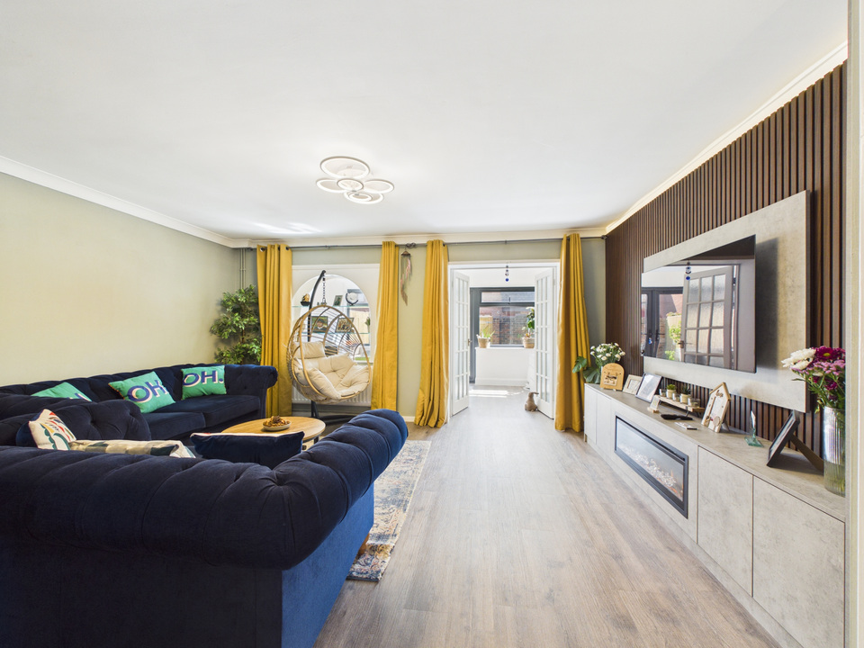 3 bed semi-detached house for sale in Keymer Road, Southgate, Crawley, RH11 8GP  - Property Image 3