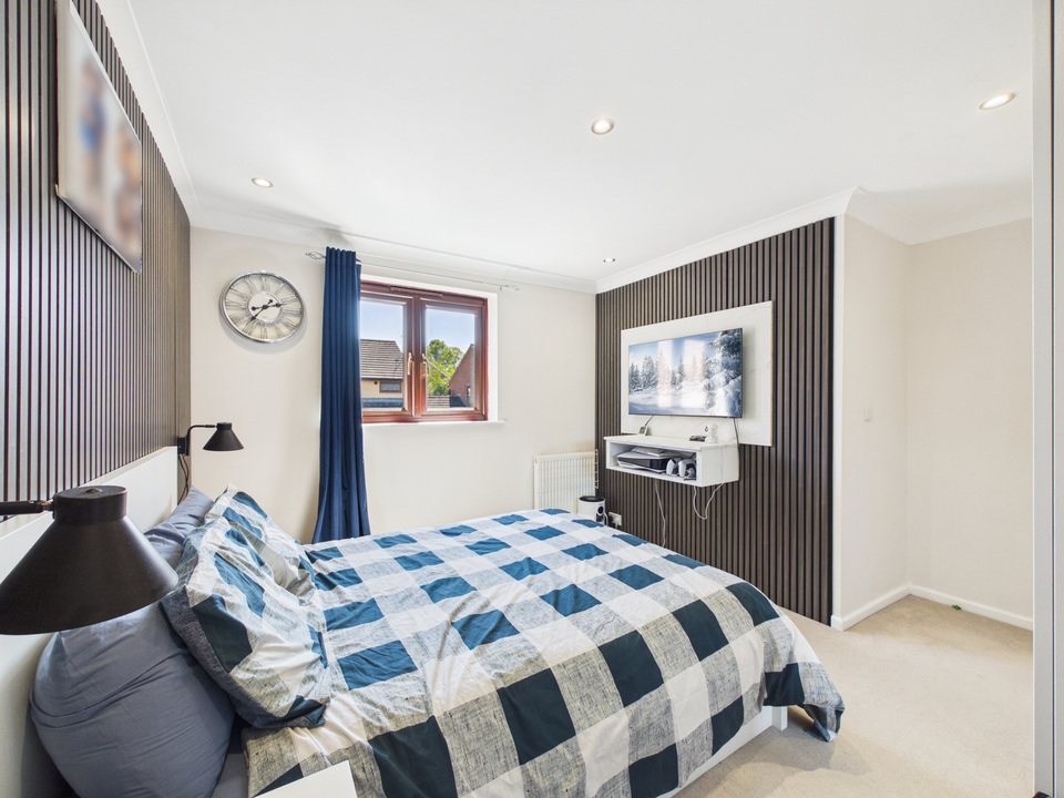 3 bed semi-detached house for sale in Keymer Road, Southgate, Crawley, RH11 8GP  - Property Image 4