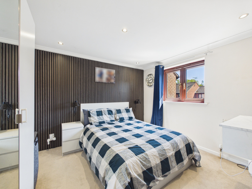 3 bed semi-detached house for sale in Keymer Road, Southgate, Crawley, RH11 8GP  - Property Image 15