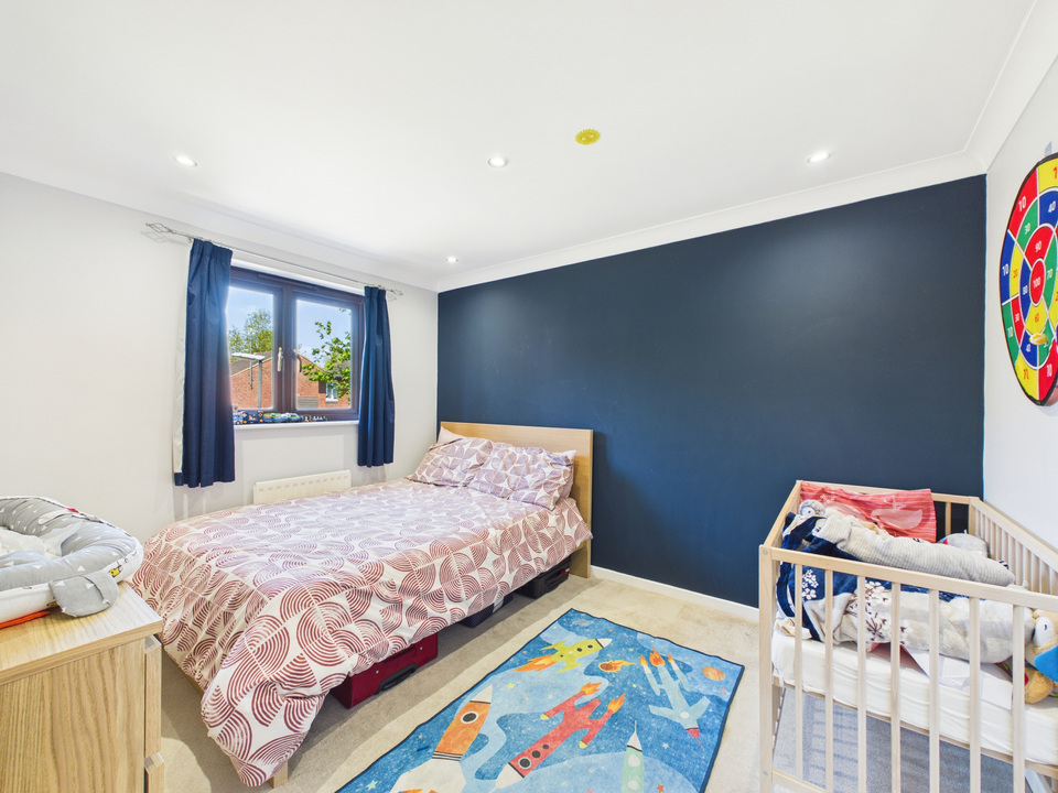 3 bed semi-detached house for sale in Keymer Road, Southgate, Crawley, RH11 8GP  - Property Image 5