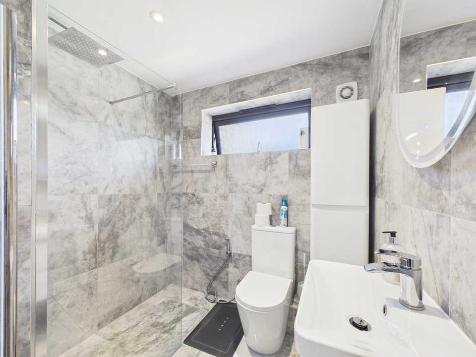 3 bed semi-detached house for sale in Keymer Road, Southgate, Crawley, RH11 8GP  - Property Image 7