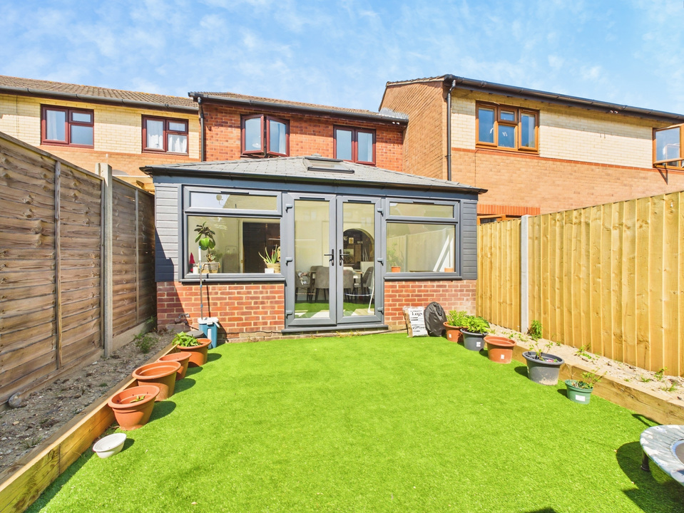 3 bed semi-detached house for sale in Keymer Road, Southgate, Crawley, RH11 8GP  - Property Image 10