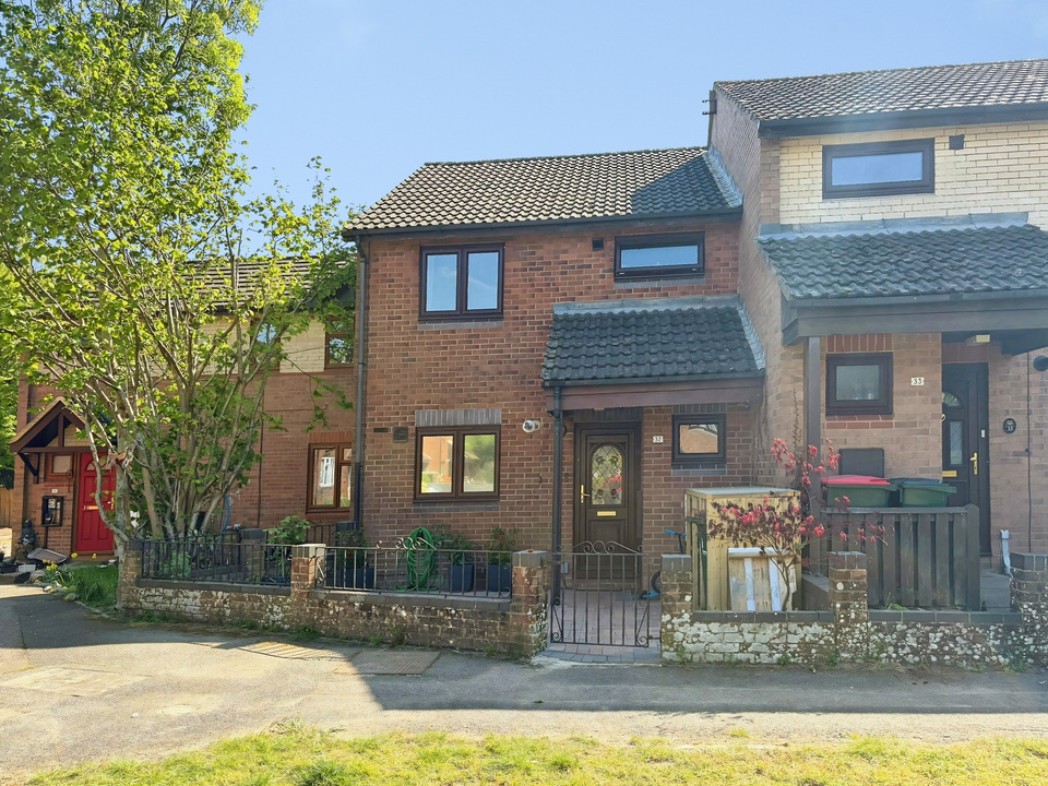 3 bed semi-detached house for sale in Keymer Road, Southgate, Crawley, RH11 8GP - Property Image 1