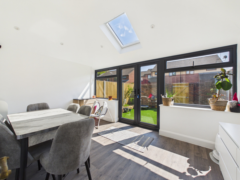 3 bed semi-detached house for sale in Keymer Road, Southgate, Crawley, RH11 8GP  - Property Image 9