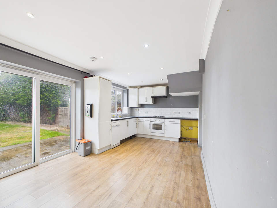 3 bed semi-detached house for sale in Leith View Road, Horsham  - Property Image 8
