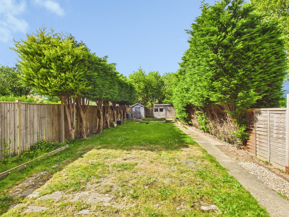 3 bed semi-detached house for sale in Leith View Road, Horsham  - Property Image 10