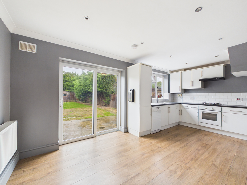 3 bed semi-detached house for sale in Leith View Road, Horsham  - Property Image 3