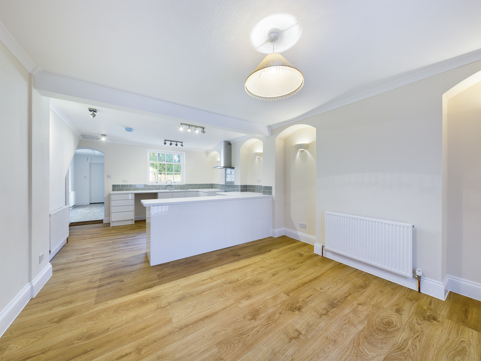 3 bed town house for sale in London Road, Horsham - Property Image 1