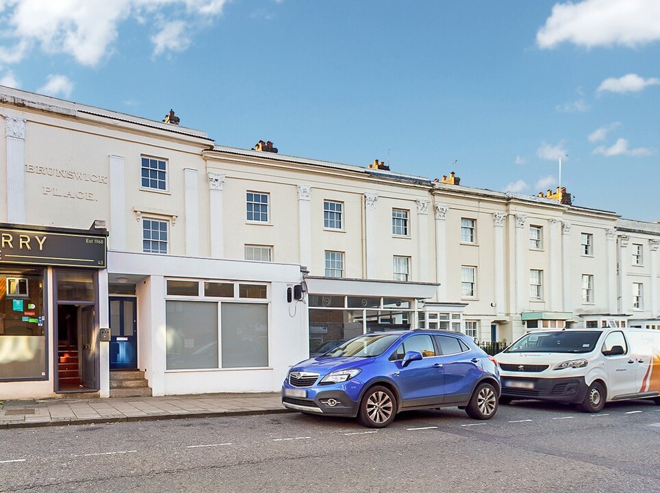3 bed town house for sale in London Road, Horsham - Property Image 3