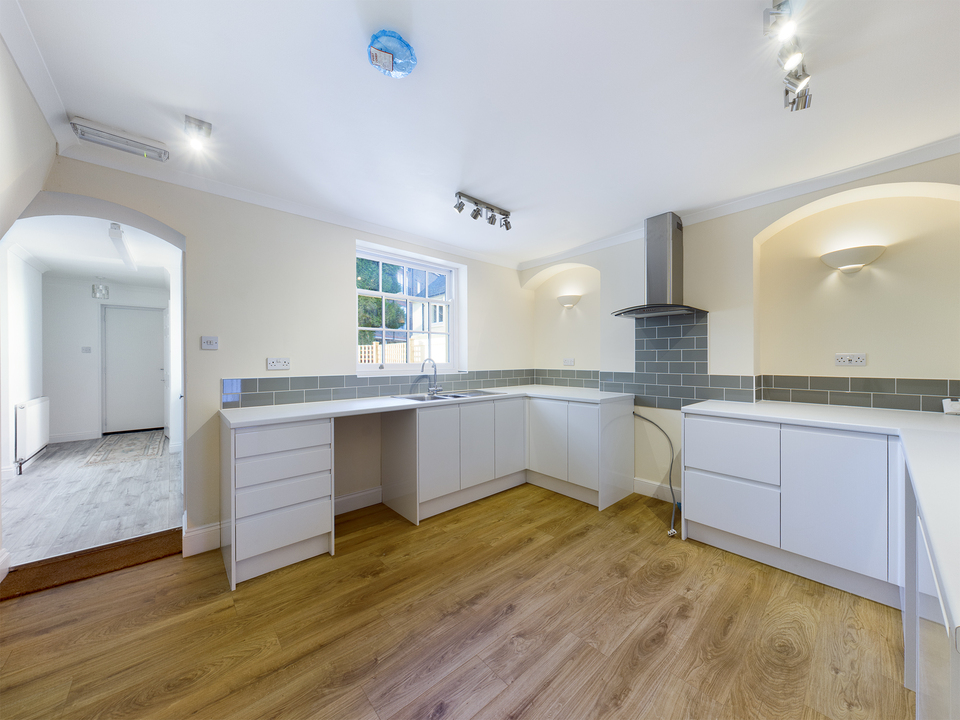 3 bed town house for sale in London Road, Horsham - Property Image 7