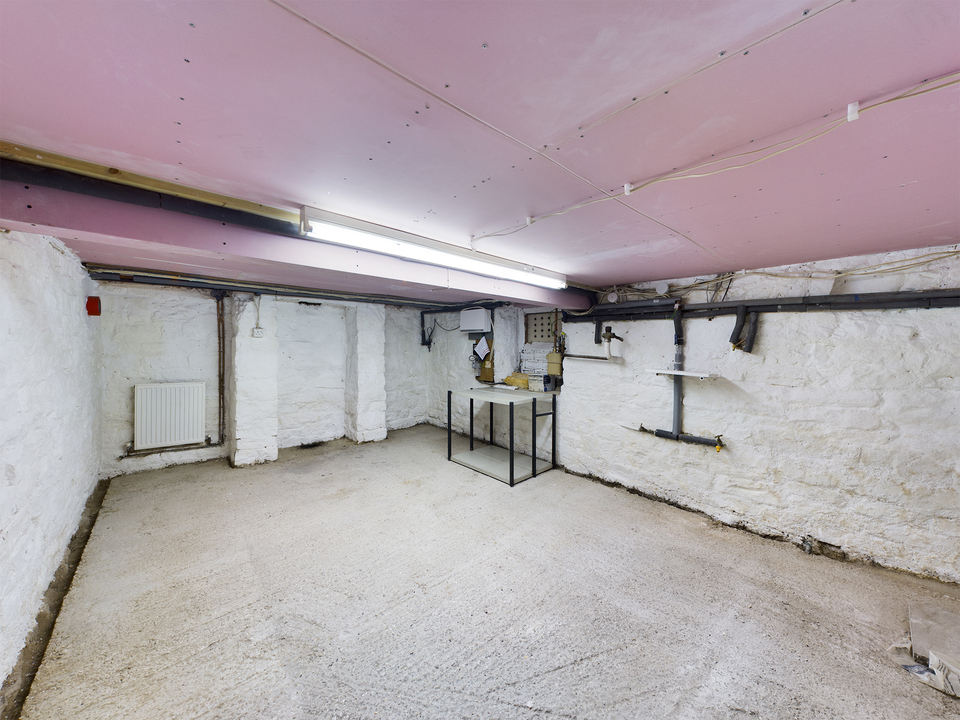 3 bed town house for sale in London Road, Horsham - Property Image 16