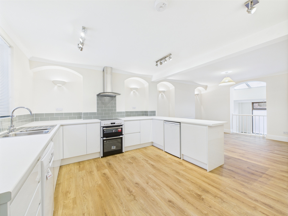 3 bed town house for sale in London Road, Horsham - Property Image 8