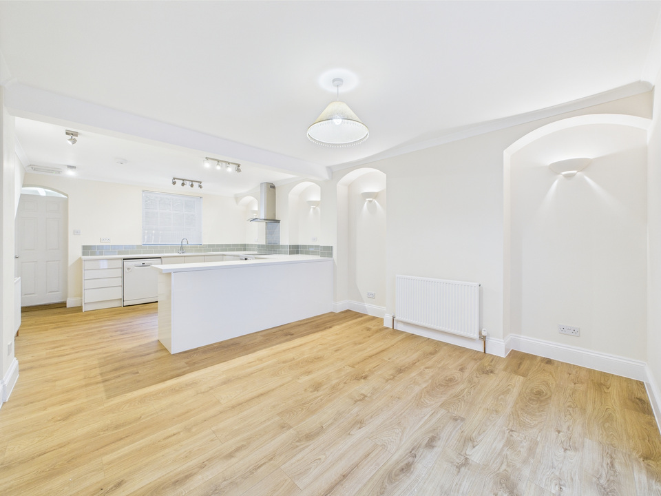 3 bed town house for sale in London Road, Horsham - Property Image 10