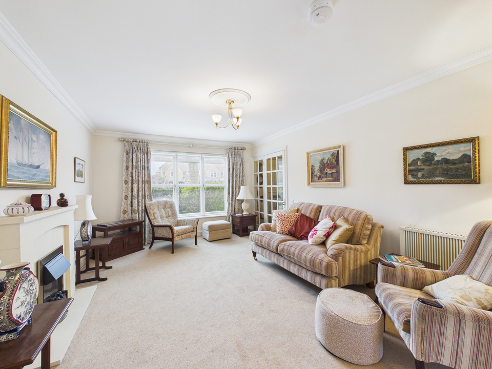 2 bed end of terrace house for sale in Bluecoat Pond, Christs Hospital, Horsham, West Sussex  - Property Image 13