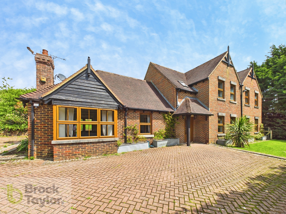4 bed equestrian facility for sale in Cowfold Road, Bolney, West Sussex, RH17