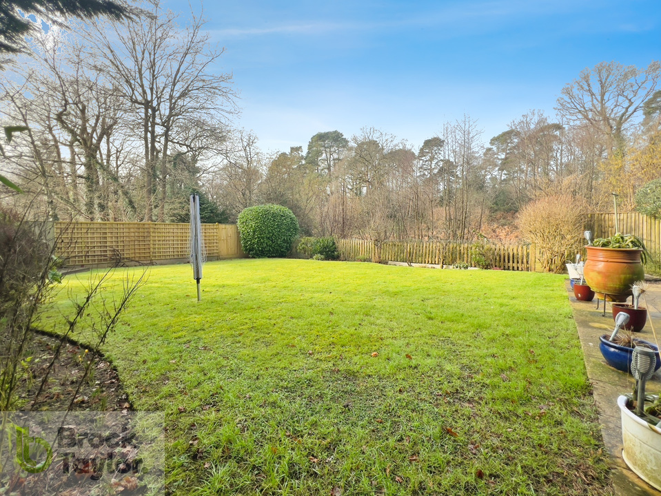 4 bed for sale in Sunnywood Drive, Haywards Heath - Property Image 4