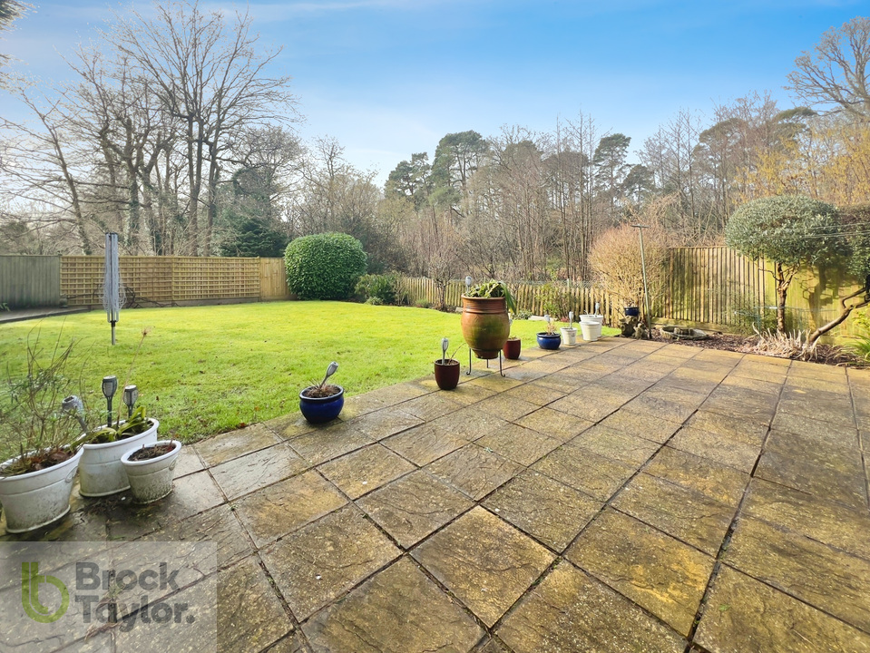 4 bed for sale in Sunnywood Drive, Haywards Heath - Property Image 8
