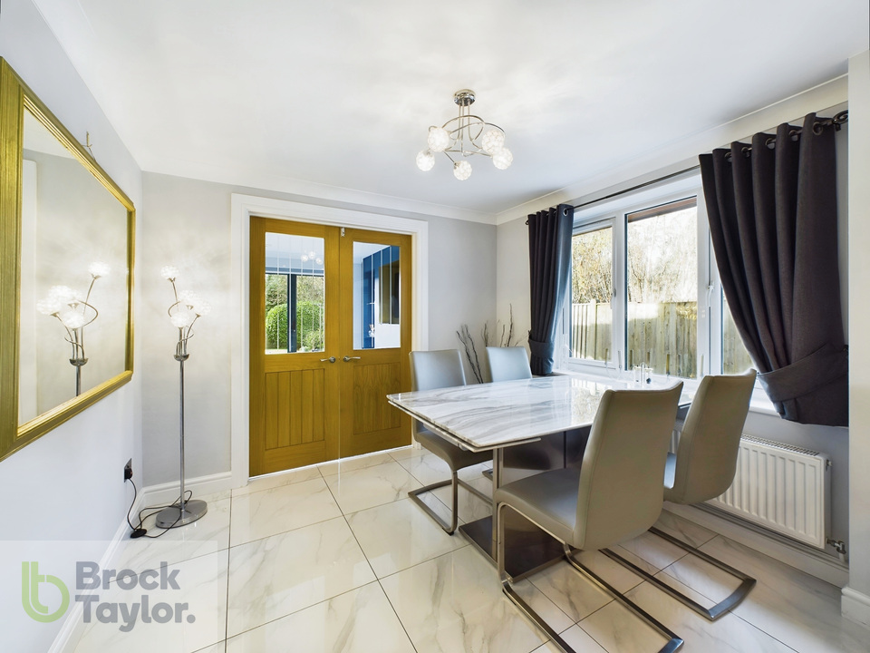 4 bed for sale in Sunnywood Drive, Haywards Heath - Property Image 13