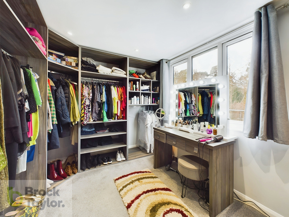 4 bed for sale in Sunnywood Drive, Haywards Heath - Property Image 19