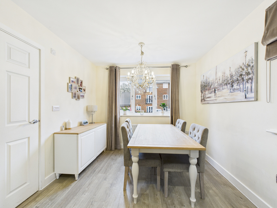 3 bed semi-detached house for sale in Mole Crescent, Faygate, Horsham  - Property Image 3