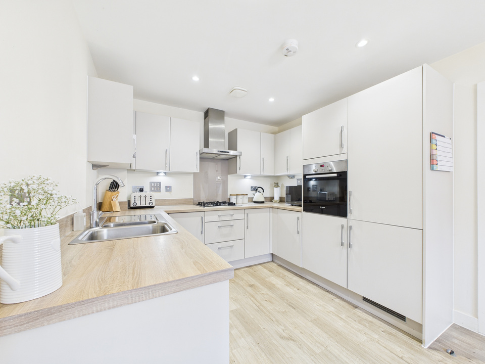 3 bed semi-detached house for sale in Mole Crescent, Faygate, Horsham  - Property Image 13