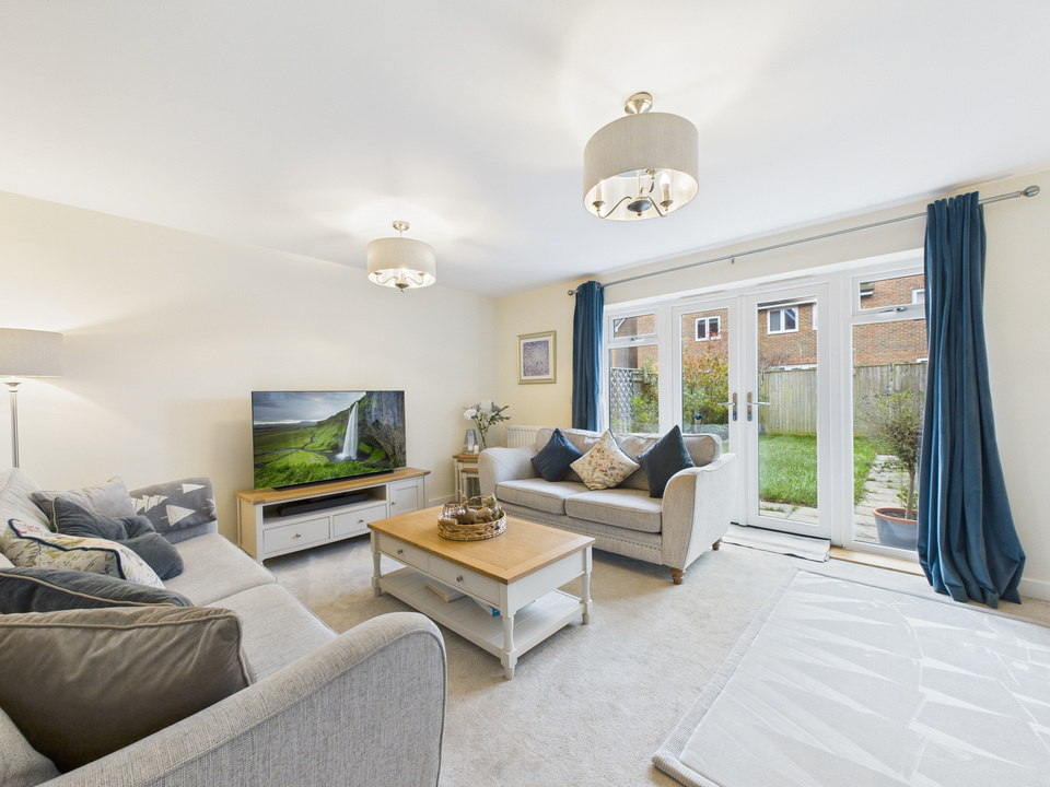 3 bed semi-detached house for sale in Mole Crescent, Faygate, Horsham  - Property Image 4