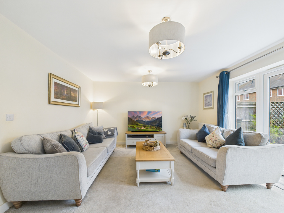 3 bed semi-detached house for sale in Mole Crescent, Faygate, Horsham  - Property Image 14