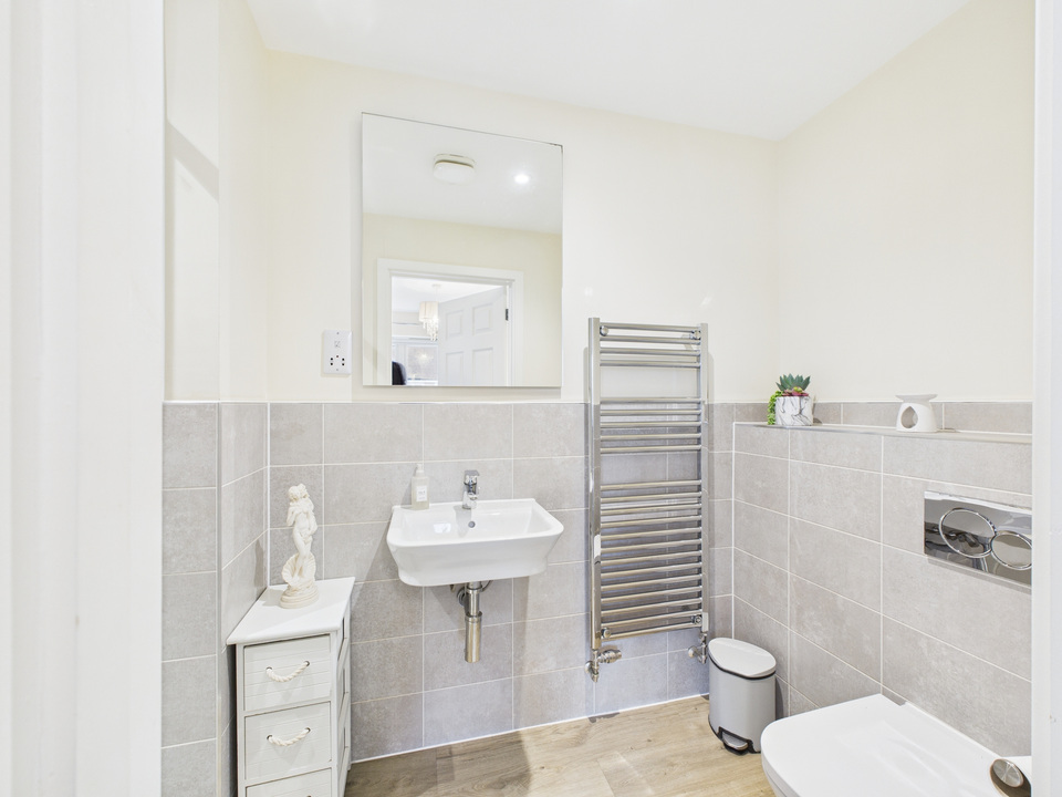 3 bed semi-detached house for sale in Mole Crescent, Faygate, Horsham  - Property Image 16