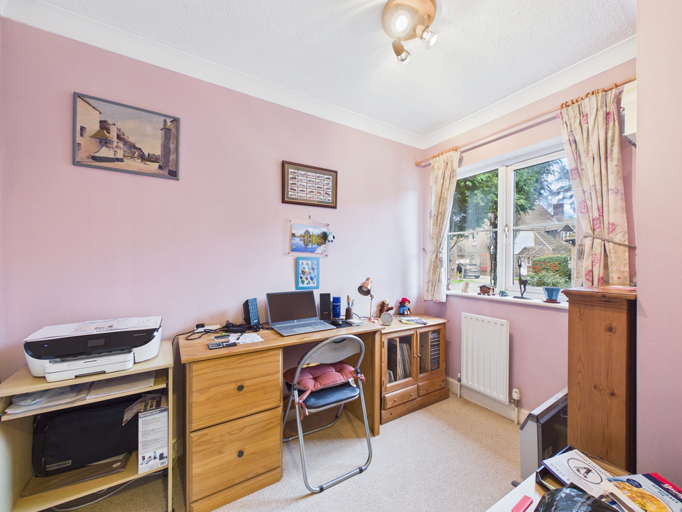 3 bed bungalow for sale in Copper Beech, Holly Close, Horsham, West Sussex  - Property Image 17