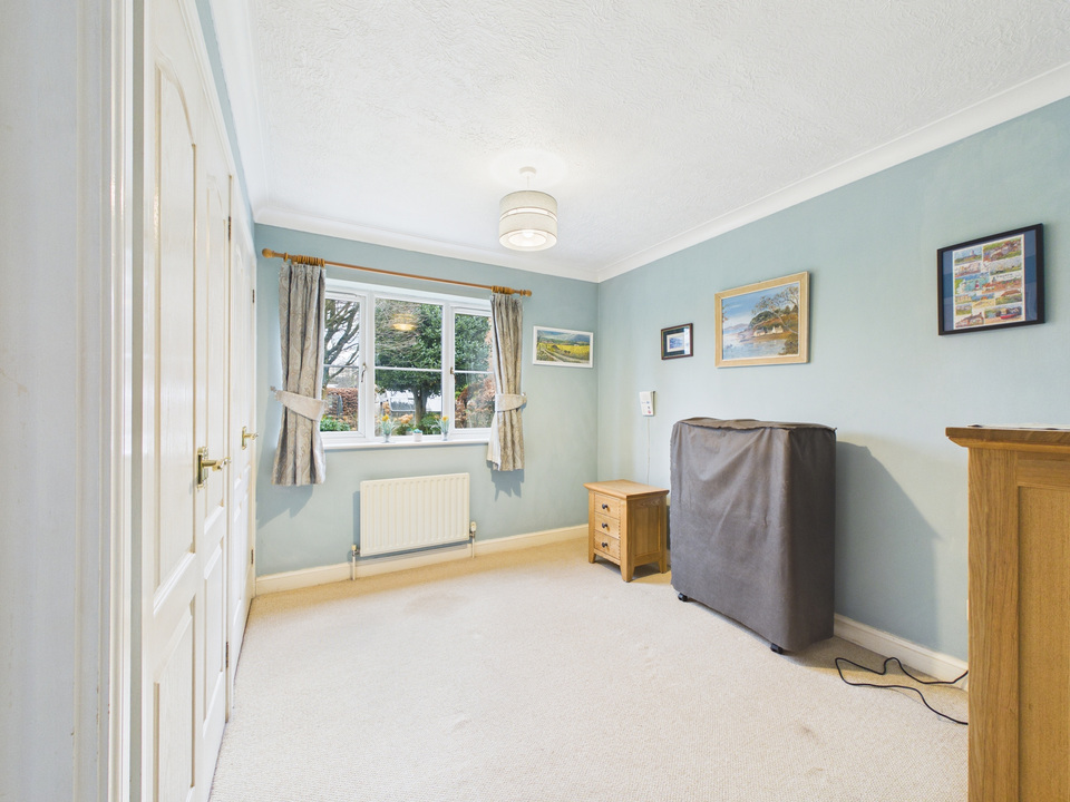 3 bed bungalow for sale in Copper Beech, Holly Close, Horsham, West Sussex  - Property Image 14