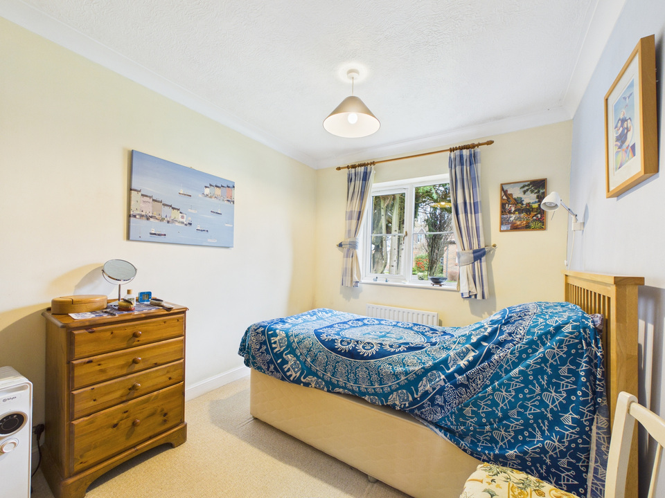 3 bed bungalow for sale in Copper Beech, Holly Close, Horsham, West Sussex  - Property Image 16