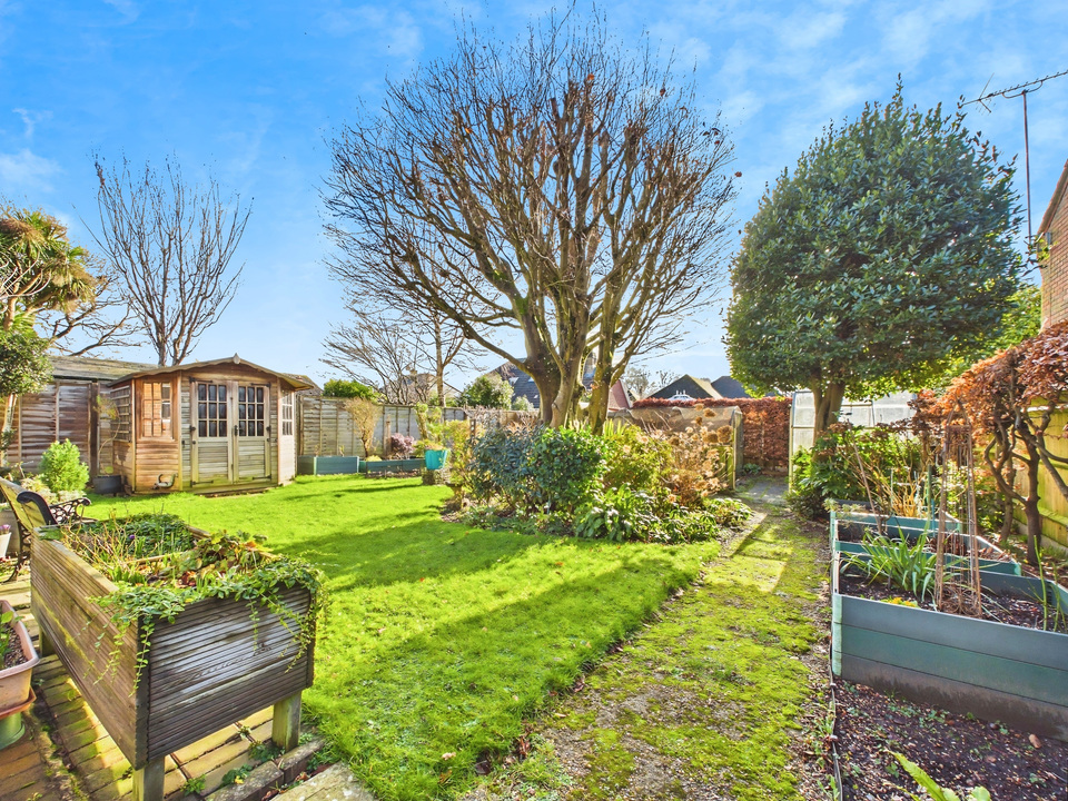 3 bed bungalow for sale in Copper Beech, Holly Close, Horsham, West Sussex  - Property Image 18