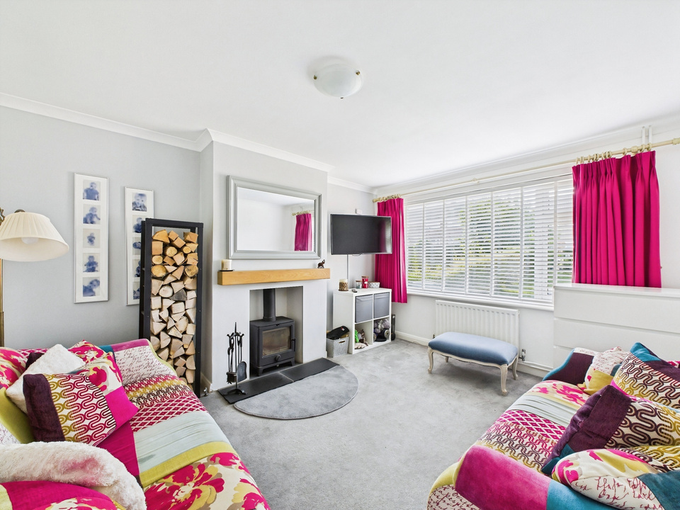 4 bed semi-detached house for sale in Heath Way, Horsham - Property Image 3