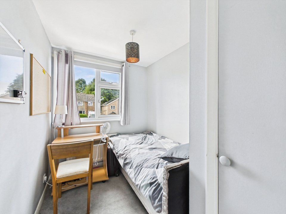 4 bed semi-detached house for sale in Heath Way, Horsham - Property Image 11