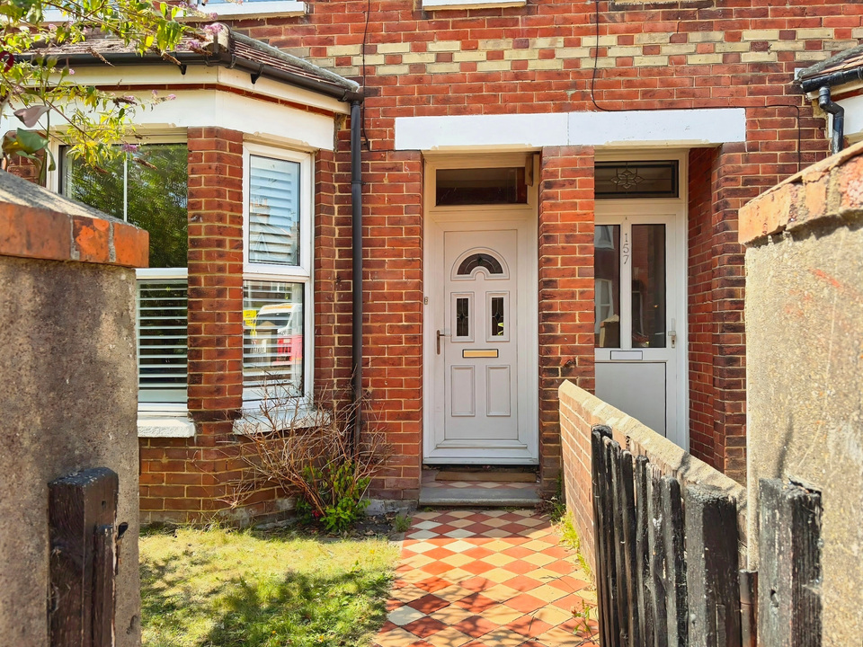 3 bed semi-detached house for sale in New Street, Horsham  - Property Image 2