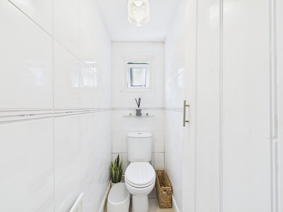 3 bed semi-detached house for sale in New Street, Horsham  - Property Image 18