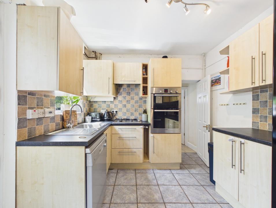 3 bed semi-detached house for sale in New Street, Horsham  - Property Image 5