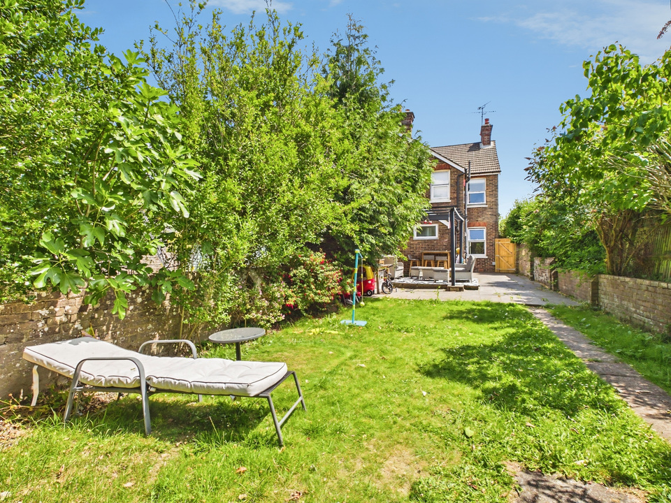 3 bed semi-detached house for sale in New Street, Horsham  - Property Image 10