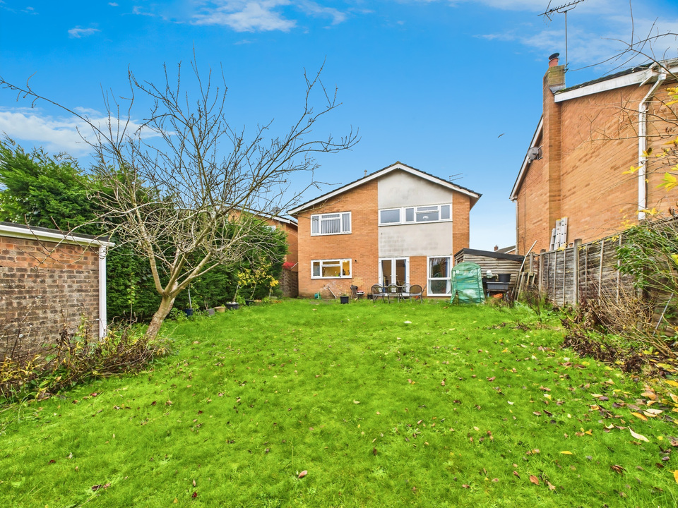 5 bed detached house for sale in Lambs Farm Road, Horsham - Property Image 10
