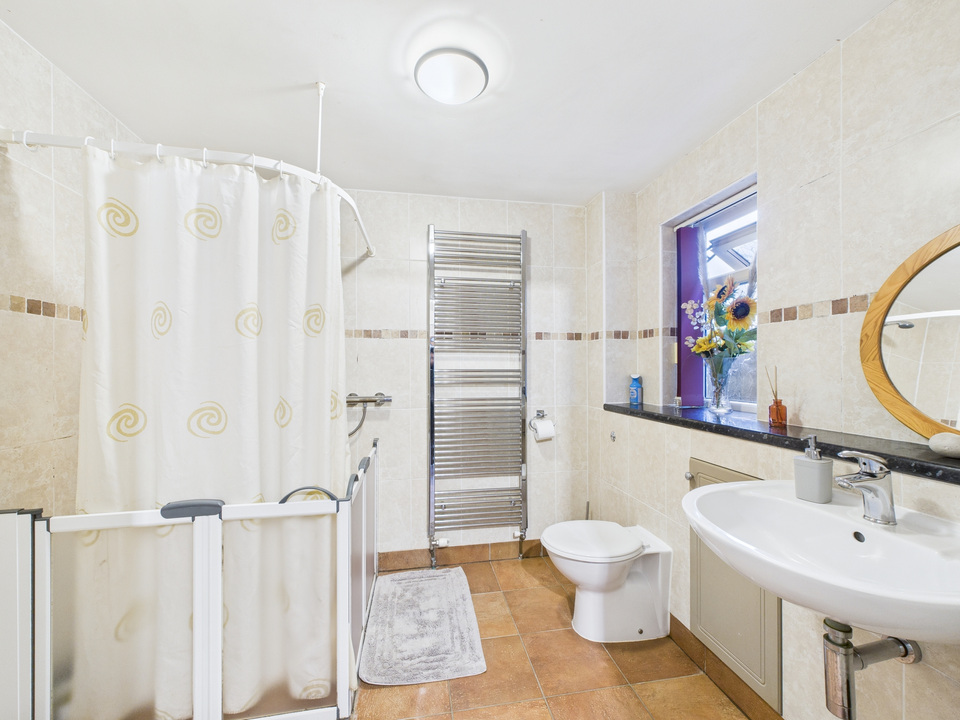 5 bed detached house for sale in Lambs Farm Road, Horsham - Property Image 9