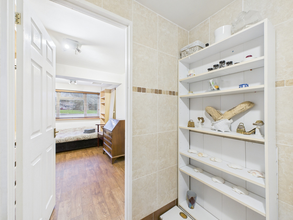 5 bed detached house for sale in Lambs Farm Road, Horsham - Property Image 18