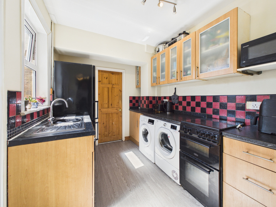 3 bed semi-detached house for sale in Crawley Road, Horsham, West Sussex  - Property Image 4